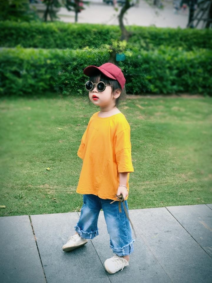 nghien mua quan ao cho con benh nang kho chua cua hoi me cuong con gai