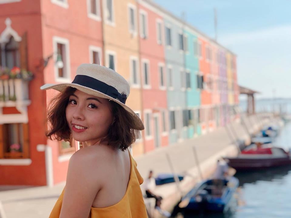 cap vo chong tron con di du lich chau au vi li do dac biet nay