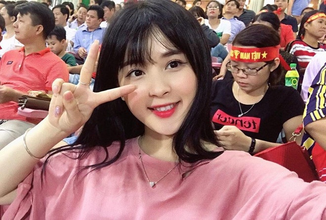 hanh trinh thoat mac hotgirl de theo duoi dam me streamer game cua 9x dan toc tay