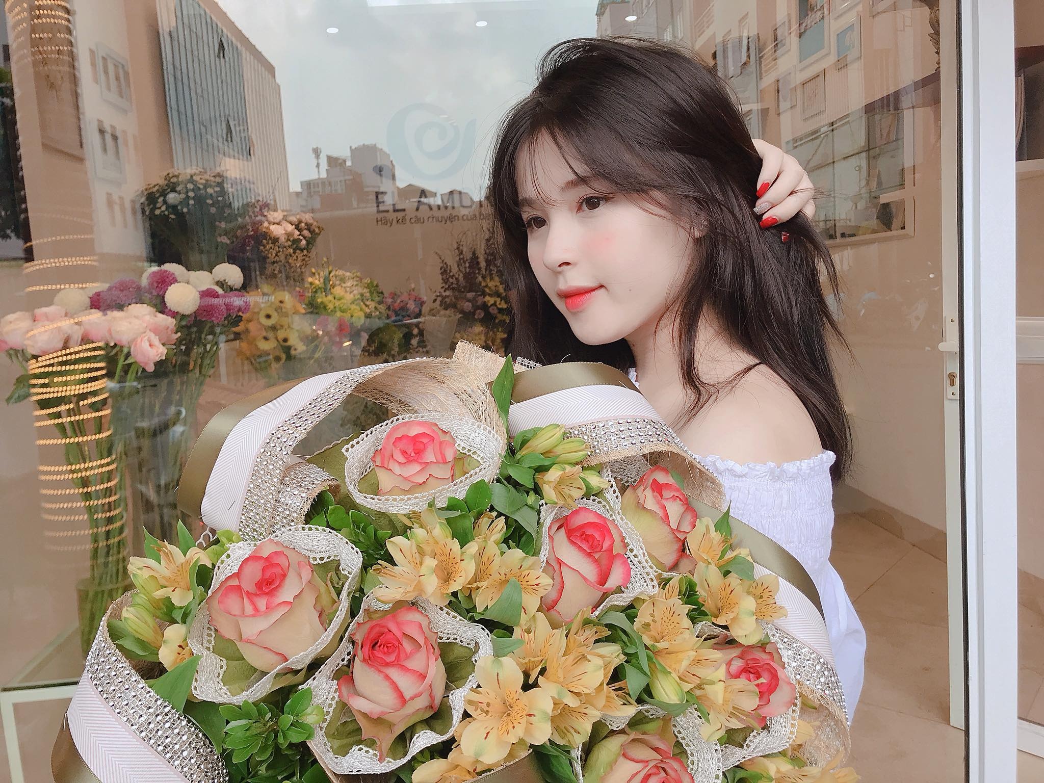 hanh trinh thoat mac hotgirl de theo duoi dam me streamer game cua 9x dan toc tay