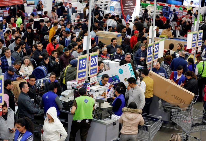 black friday su kien thu thach kha nang kiem che cua phu nu nghien mua sam