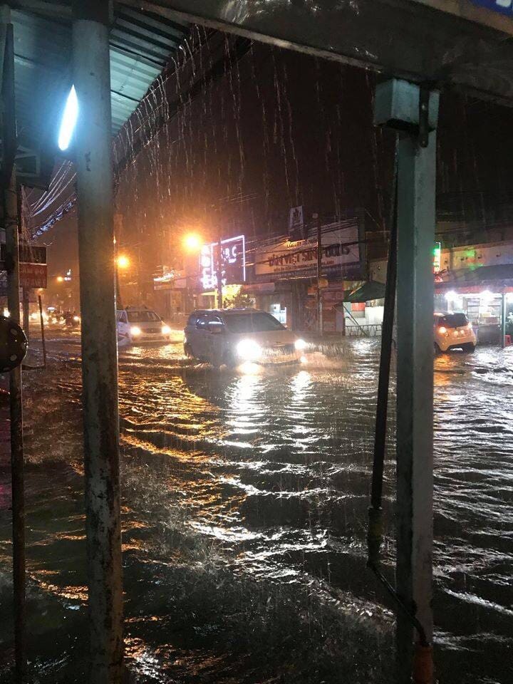 dem mat ngu va song chung voi nuoc cua nguoi sai gon