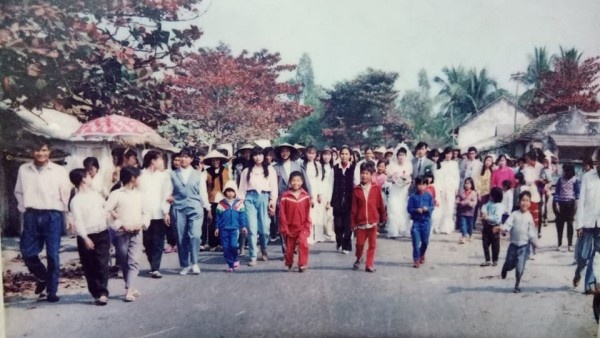Trào lưu khoe ảnh cưới của cha mẹ gây bão mạng xã hội trao luu khoe anh cuoi cua cha me gay bao mang xa hoi