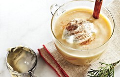 Cách làm Cocktail trứng sữa mê hoặc cho tiệc tối Giáng sinh