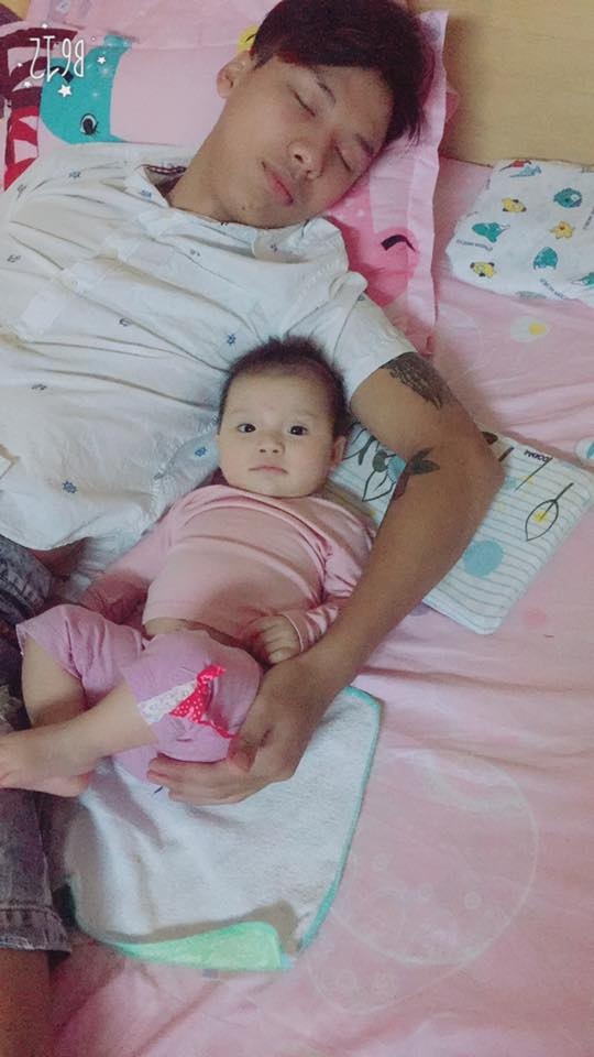 Nhật ký bố trông con: bố ngủ cứ ngủ, con thức cứ thức nhat ky bo trong con bo ngu cu ngu con thuc cu thuc