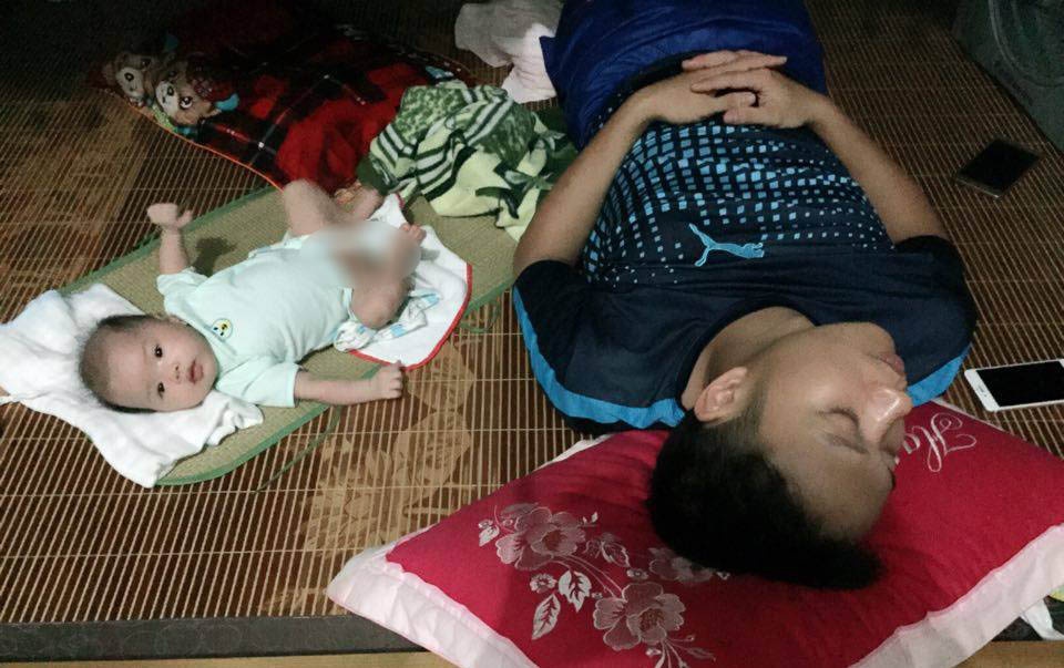 Nhật ký bố trông con: bố ngủ cứ ngủ, con thức cứ thức nhat ky bo trong con bo ngu cu ngu con thuc cu thuc
