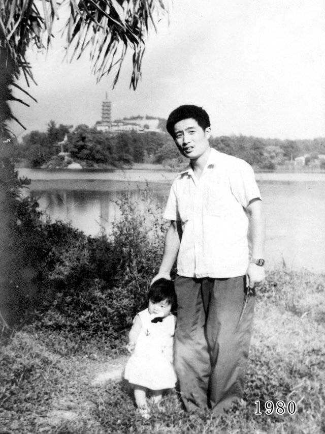 Bộ ảnh '35 năm qua cha con ta đã thay đổi thế nào' hút hàng nghìn lượt xem bo anh 35 nam qua cha con ta da thay doi the nao hut hang nghin luot xem
