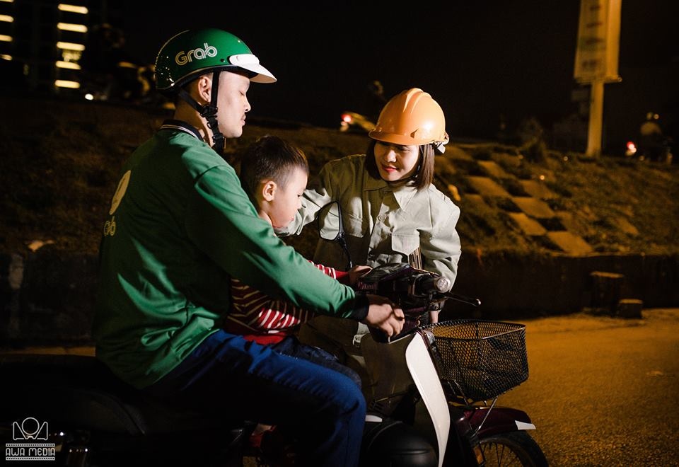 bo anh bo chay grab me lam lao cong se cho ban biet dinh nghia hanh phuc la gi