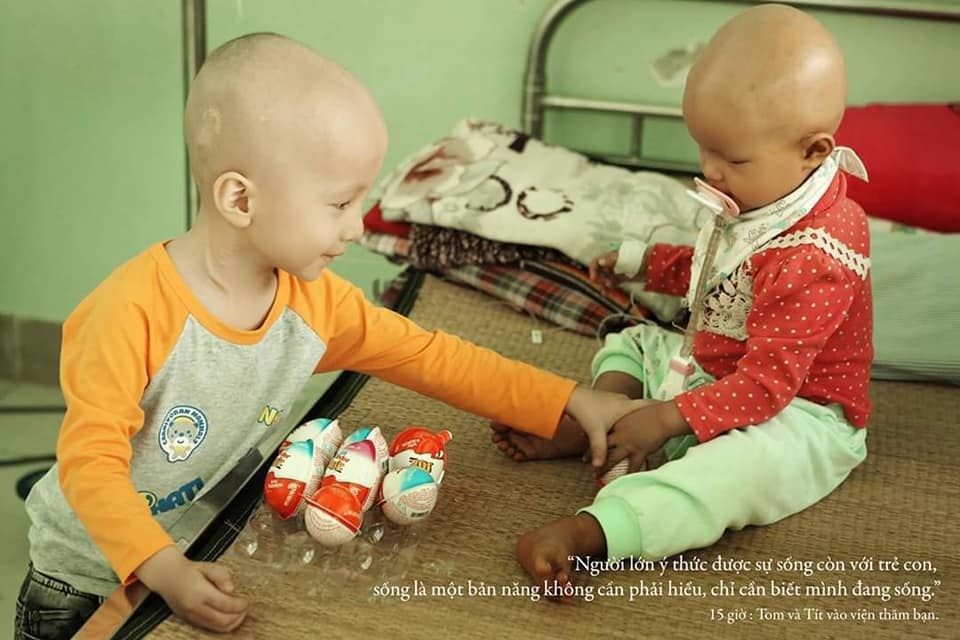 24 gio cua tom bo anh ve em be 4 tuoi bi u nao dang yeu nhung khong dang thuong