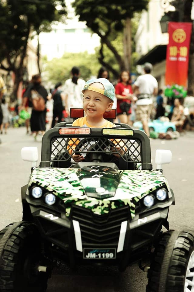 24 gio cua tom bo anh ve em be 4 tuoi bi u nao dang yeu nhung khong dang thuong