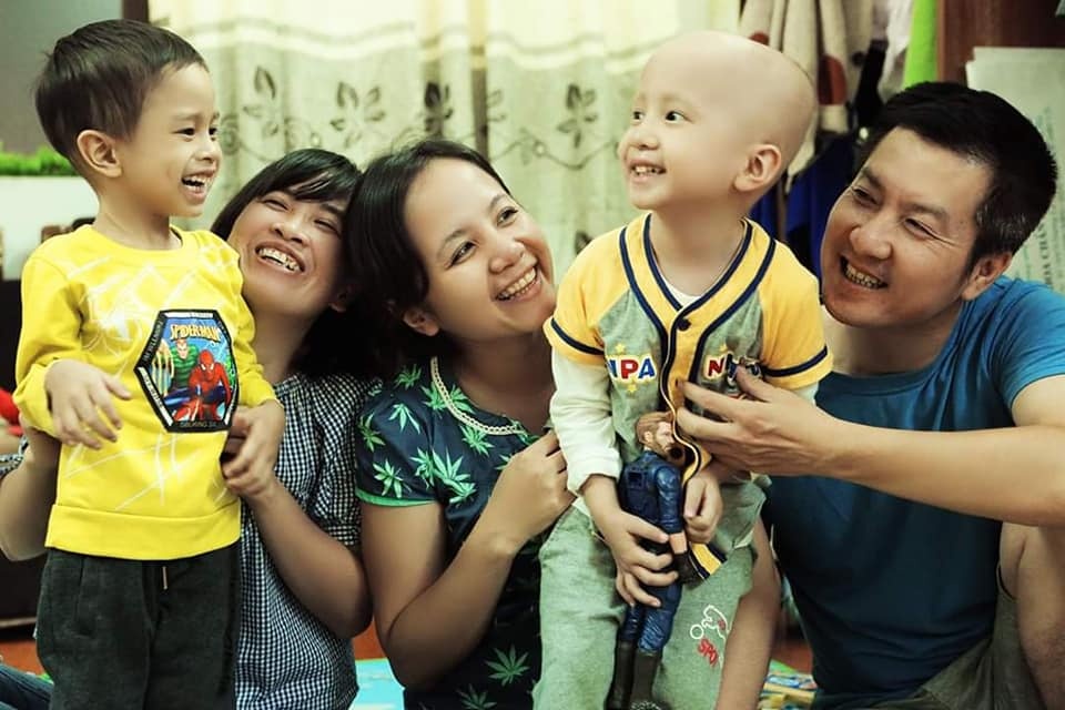24 gio cua tom bo anh ve em be 4 tuoi bi u nao dang yeu nhung khong dang thuong