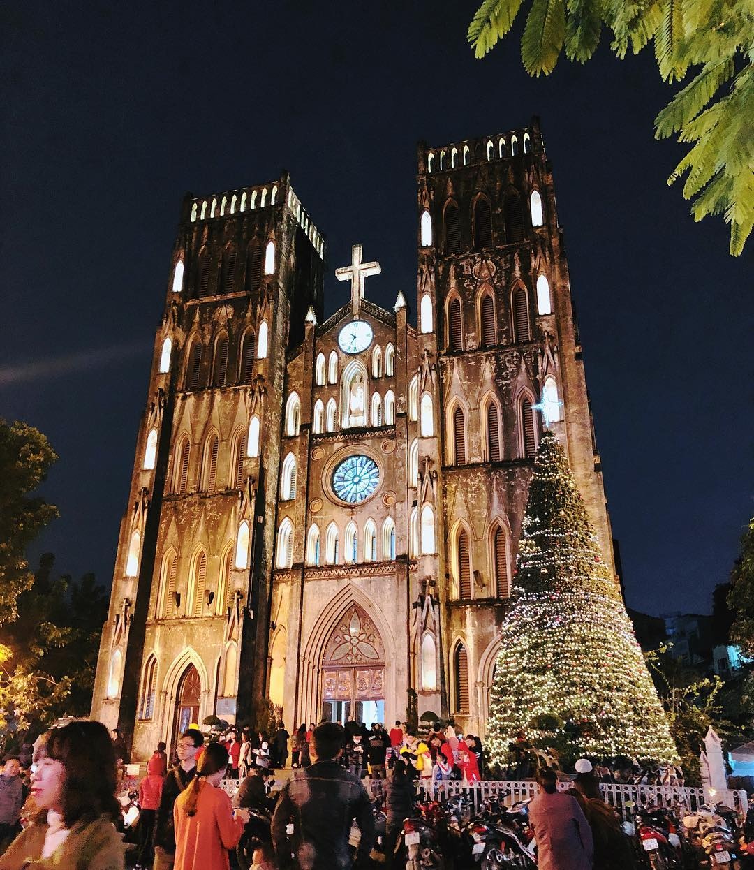 nha tho lon ha noi diem di choi noel don giang sinh an lanh va am ap
