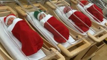 Merry Christmas: Chúc mừng con chào đời đúng ngày Giáng sinh