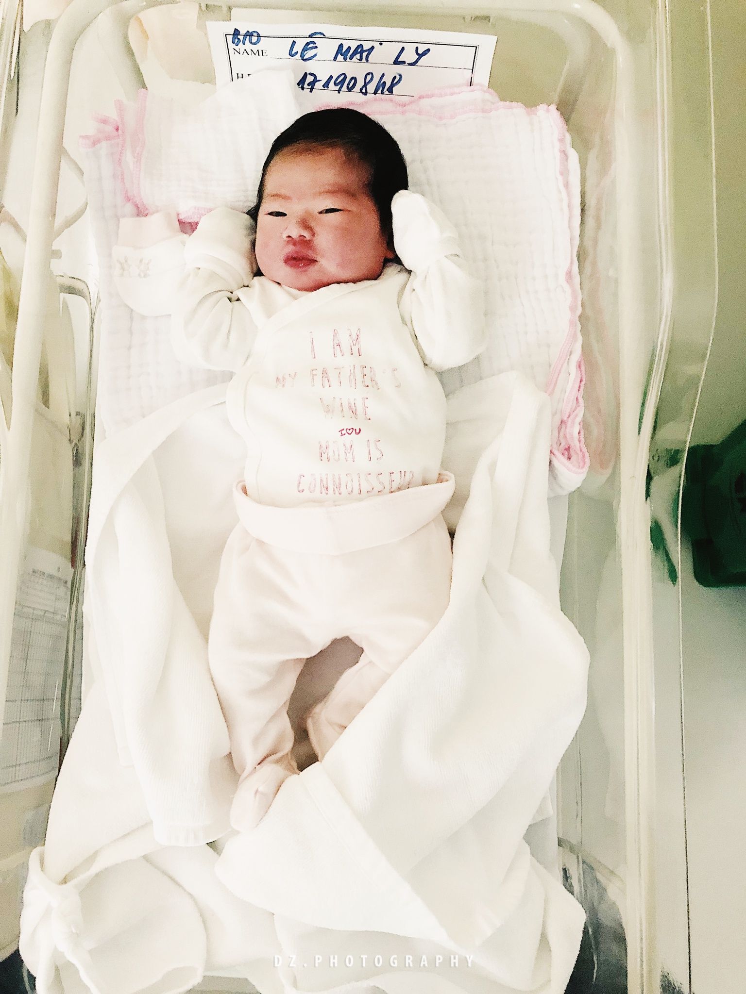 bo anh sinh no ghi tron khoanh khac con chao doi day xuc dong va thieng lieng