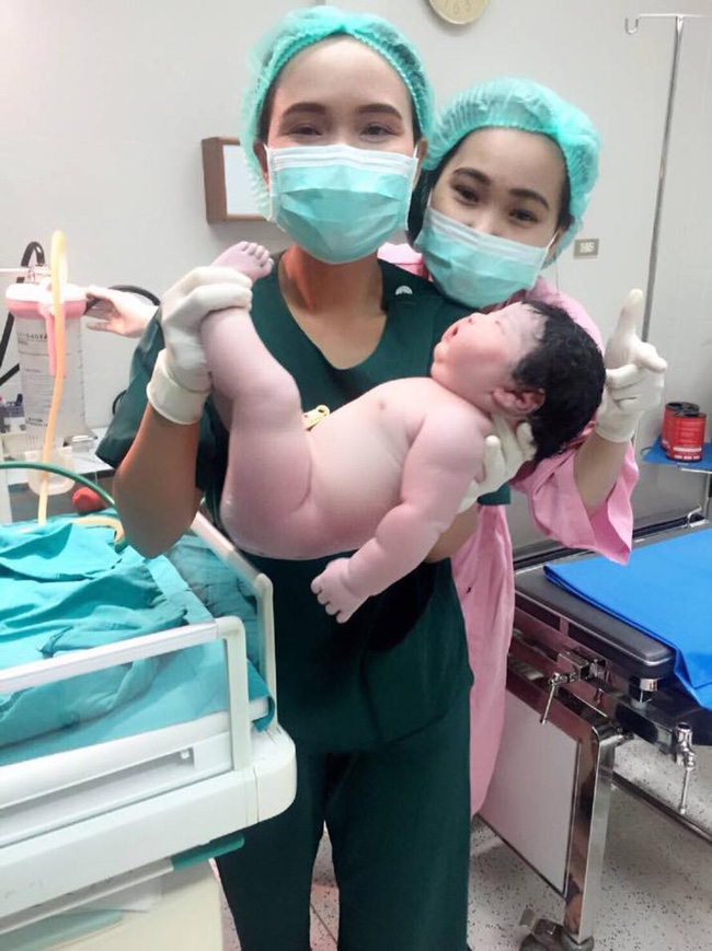 Danh tính em bé sinh thường nặng 5,2 kg đang gây 'bão' mạng xã hội danh tinh em be sinh thuong nang 52 kg dang gay bao mang xa hoi