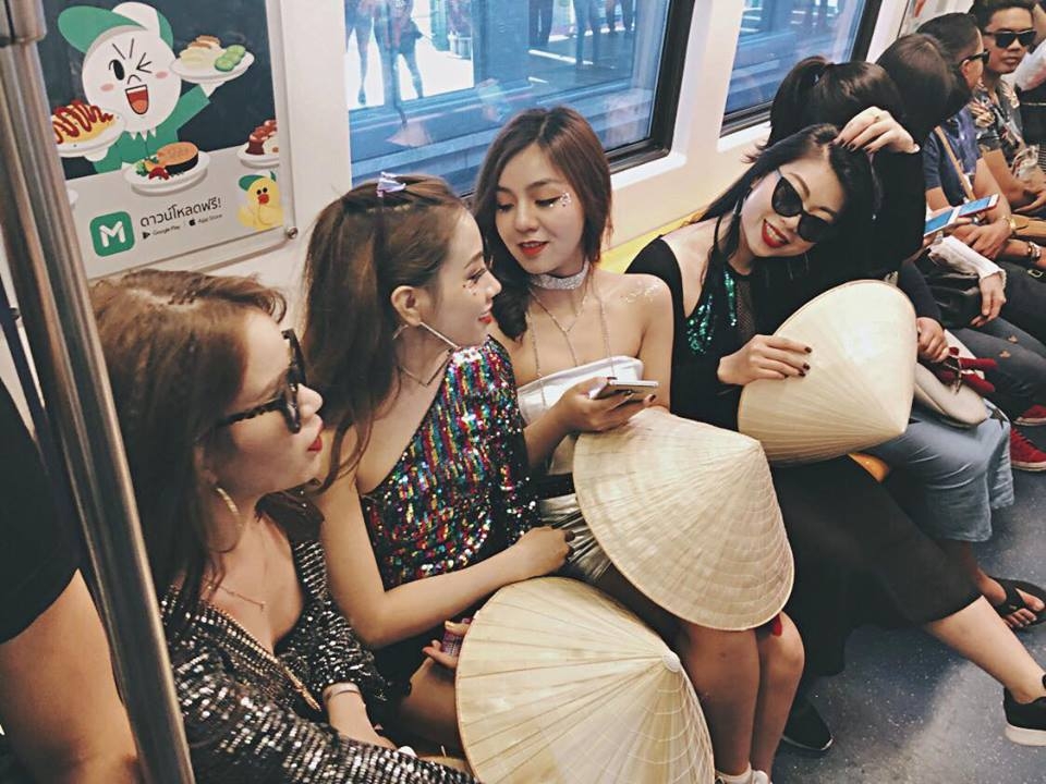 khi con tre hay thu mot lan doi non la den bangkok quay tung troi cung hoi ban than nhu 9x xinh dep nay