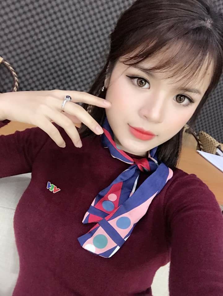 9x xinh dep tro thanh mc vtv den voi dien xuat tu khi con nho