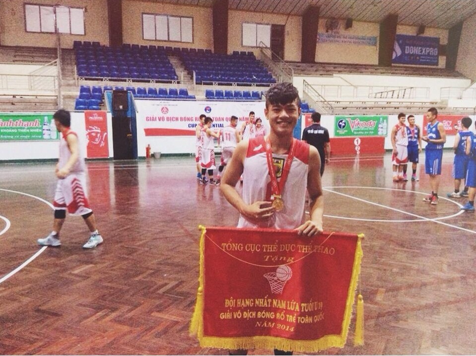 kha nang an ca the gioi choi game xuyen dem cua chang trai 9x da zi nang