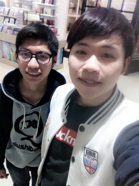 chuyen tinh em chua 18 cua hai chang trai dong tinh me nhay