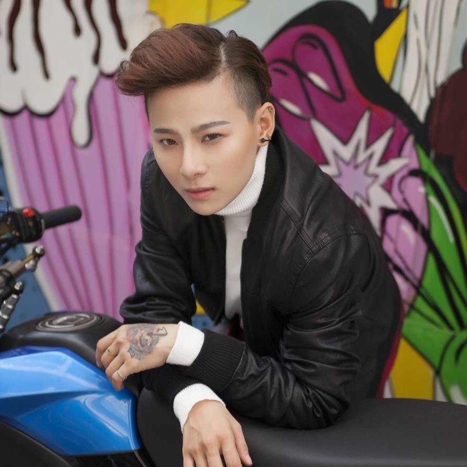 hanh trinh lot xac tu batender thanh ca si duoc yeu men cua 8x song tinh trish luong