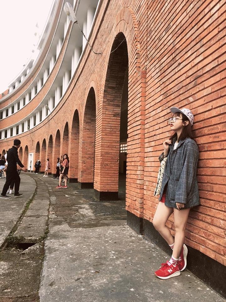 hoc ngay cach giam bot co don khi xe dich doc hanh cua 9x quang nam xinh dep