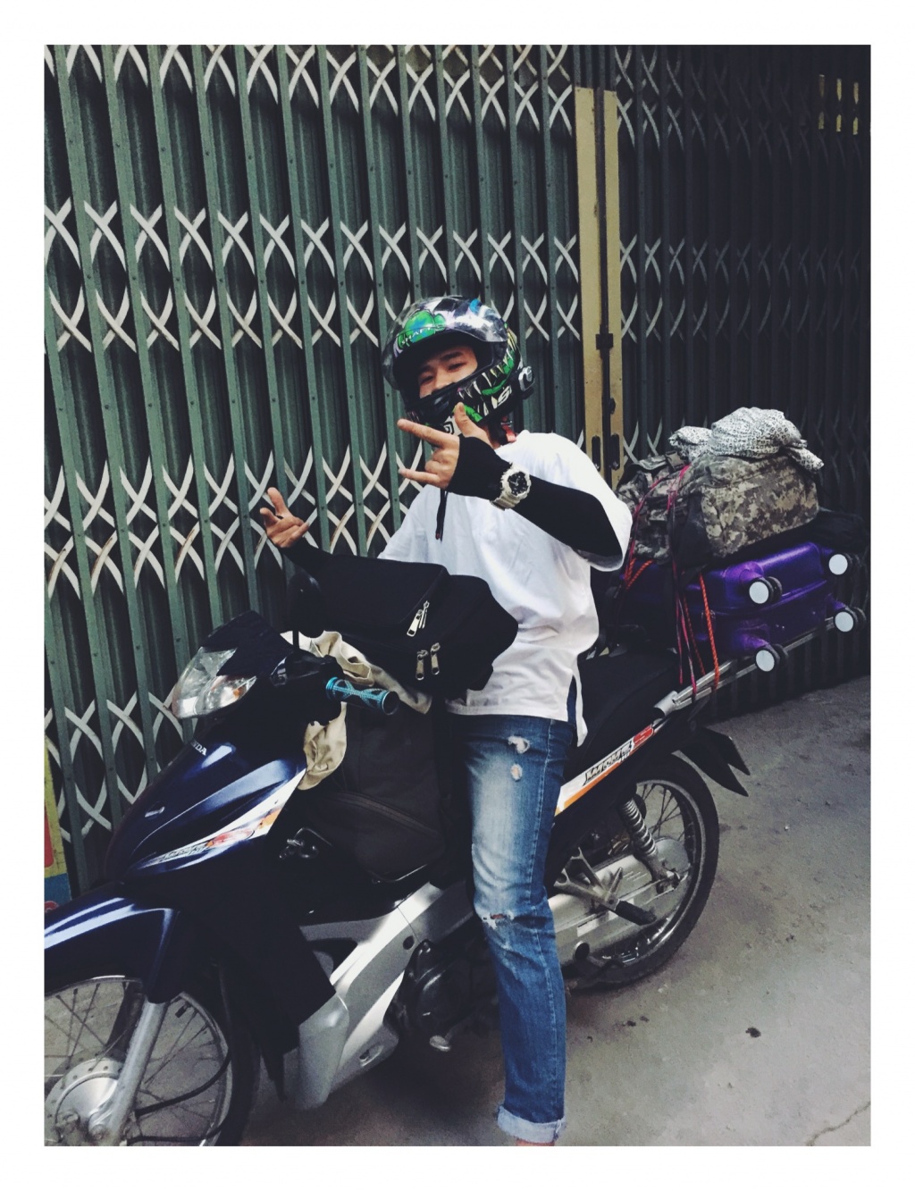 gap chang trai 9x bo ong heo suot nua nam de thuc hien chuyen xuyen viet 4000km cung nguoi yeu