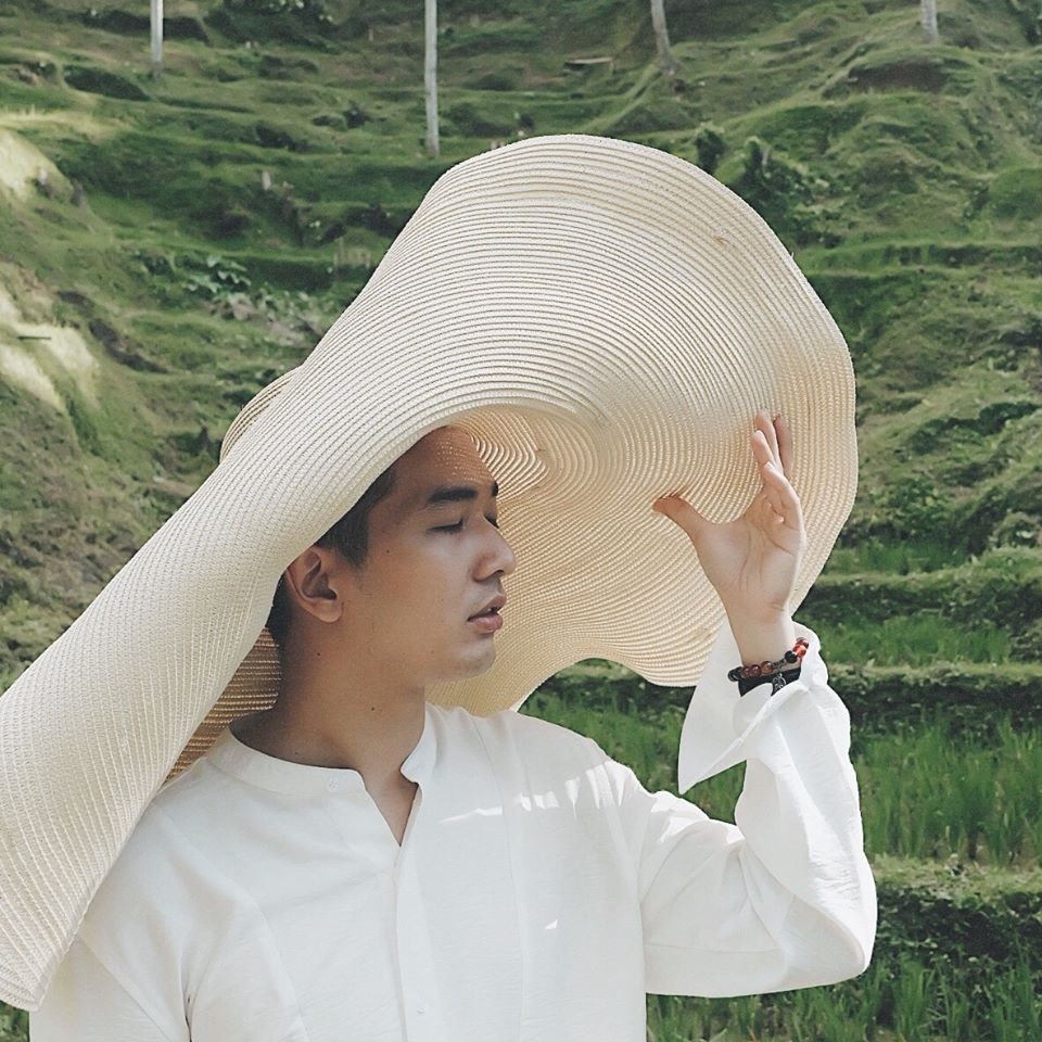 chang trai long an xach ba lo len va di bali chi vi me met mot thuoc phim