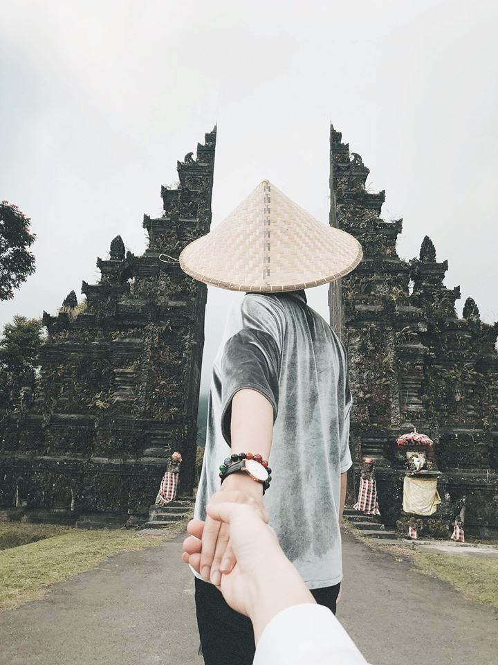 chang trai long an xach ba lo len va di bali chi vi me met mot thuoc phim