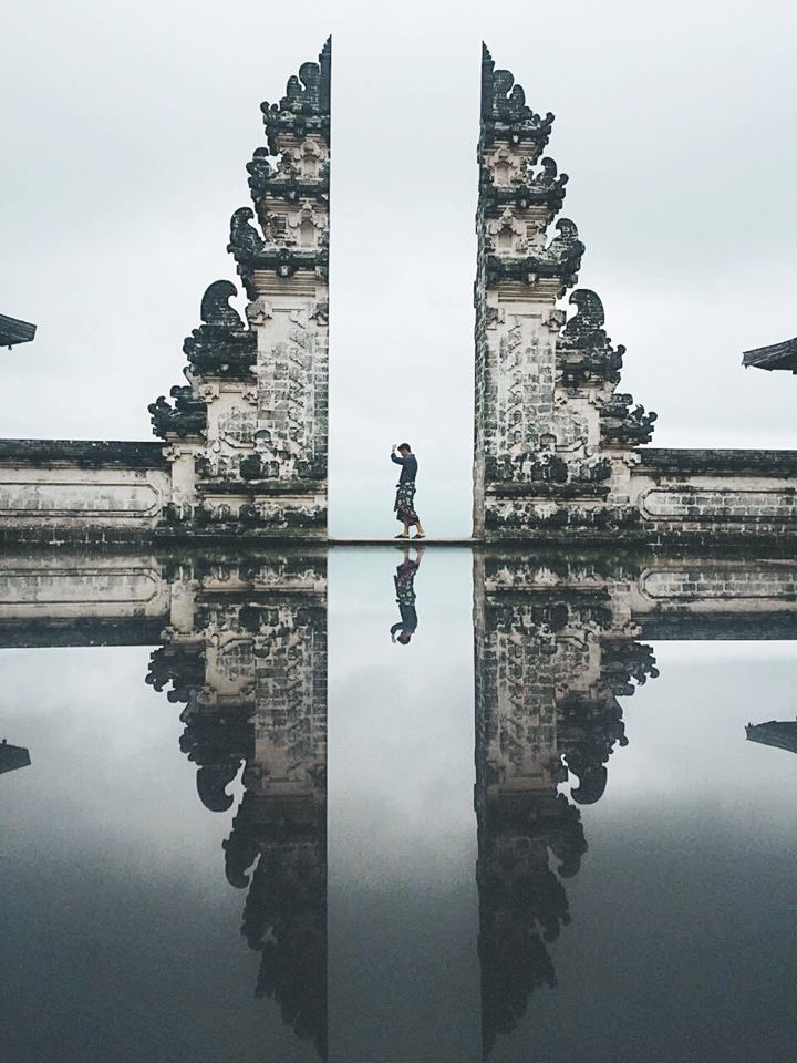 chang trai long an xach ba lo len va di bali chi vi me met mot thuoc phim