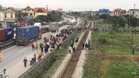 danh tinh cac nan nhan vu xe tai tong doan nguoi vieng nghia trang o hai duong