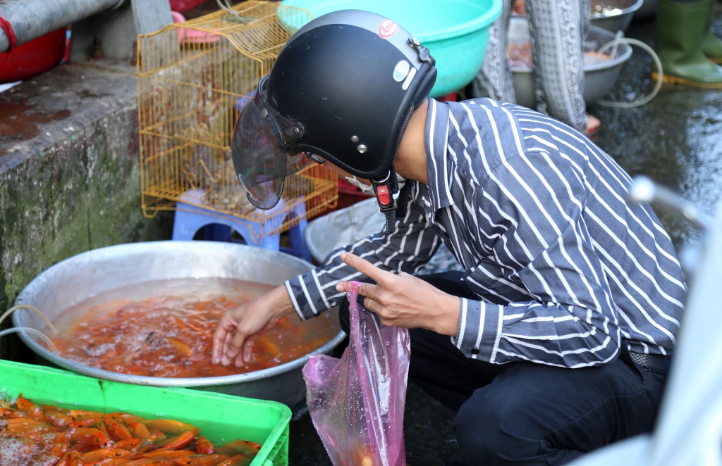 ca chep dau don ve troi ngay 23 thang chap vi bi tha tu thanh cau kem cat lu huong