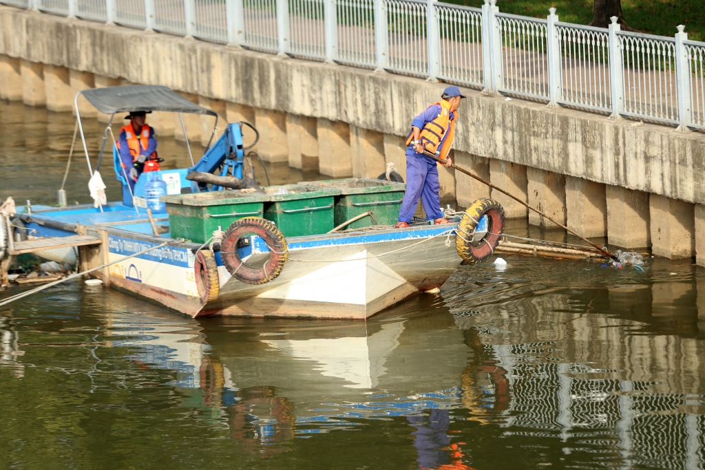 ca chep dau don ve troi ngay 23 thang chap vi bi tha tu thanh cau kem cat lu huong