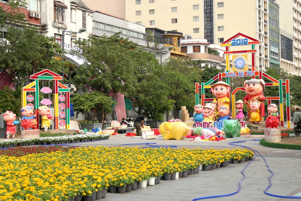 Hé lộ những hình ảnh đầu tiên về đường hoa Nguyễn Huệ Tết Kỷ Hợi 2019 he lo nhung hinh anh dau tien ve duong hoa nguyen hue dip tet am lich 2019
