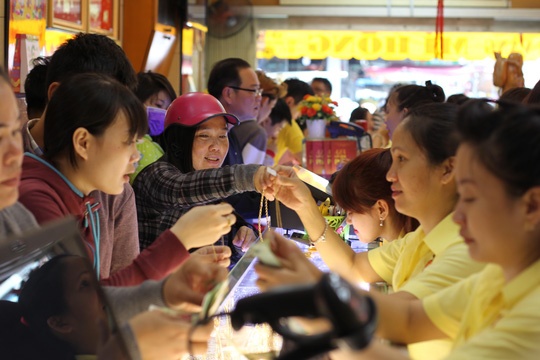 li giai nguyen nhan nguoi dan cung ca loc nuong vao ngay via than tai