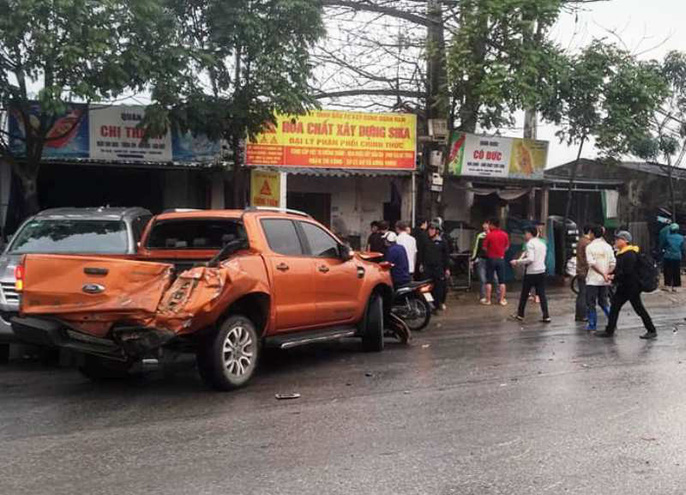 Xe container gây tai nạn liên hoàn nghiêm trọng, 8 người thương vong xe container gay tai nan lien hoan nghiem trong 8 nguoi thuong vong