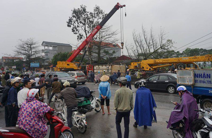 xe container gay tai nan lien hoan nghiem trong 8 nguoi thuong vong