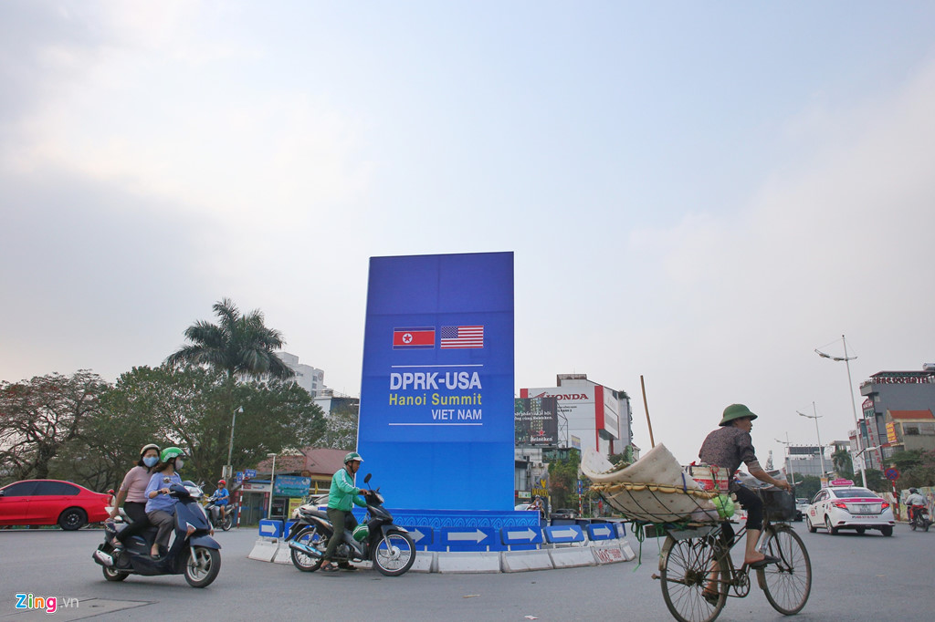 mien phi cat toc kieu ong trump kim jong un tai ha noi