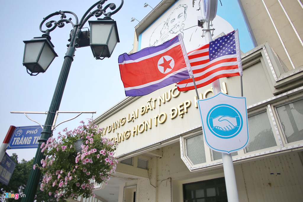 mien phi cat toc kieu ong trump kim jong un tai ha noi