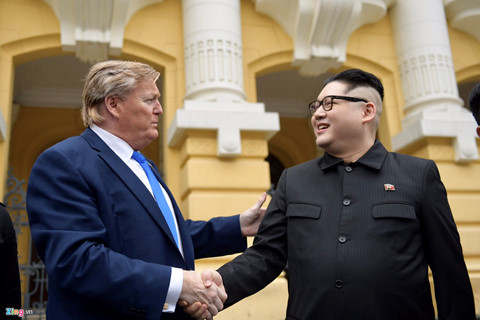kim jong un gia tai ha noi la ai