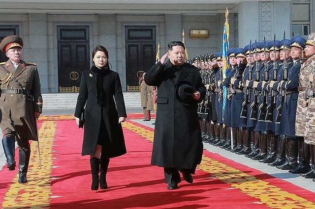 phu nhan ong kim jong un duoc coi la bieu tuong thoi trang