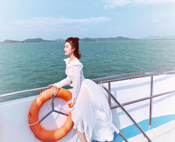 van navy hot girl nam ay ai cung muon theo duoi gio ra sao