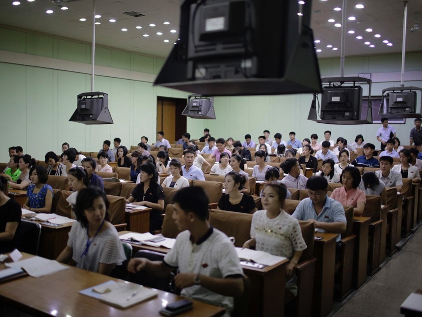 Những bức ảnh đẹp và hiếm về cuộc sống của thế hệ trẻ ở Triều Tiên nhung buc anh dep va hiem ve cuoc song the he tre cua trieu tien