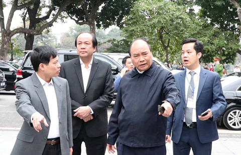 xe boc thep trien khai o ga dong dang truoc gio don ong kim jong un