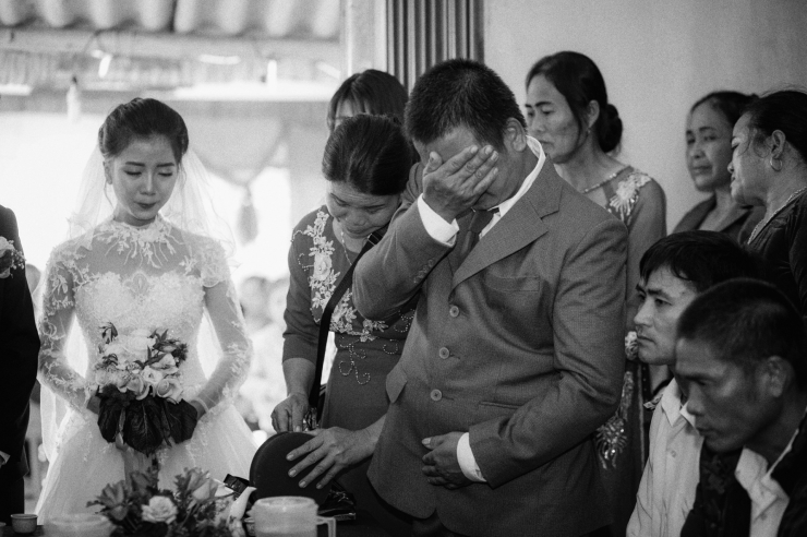 bo bi nga khi hai man gui con va dong tin nhan khien nhieu nguoi chi muon bo het tat ca chay ve om cham cha me