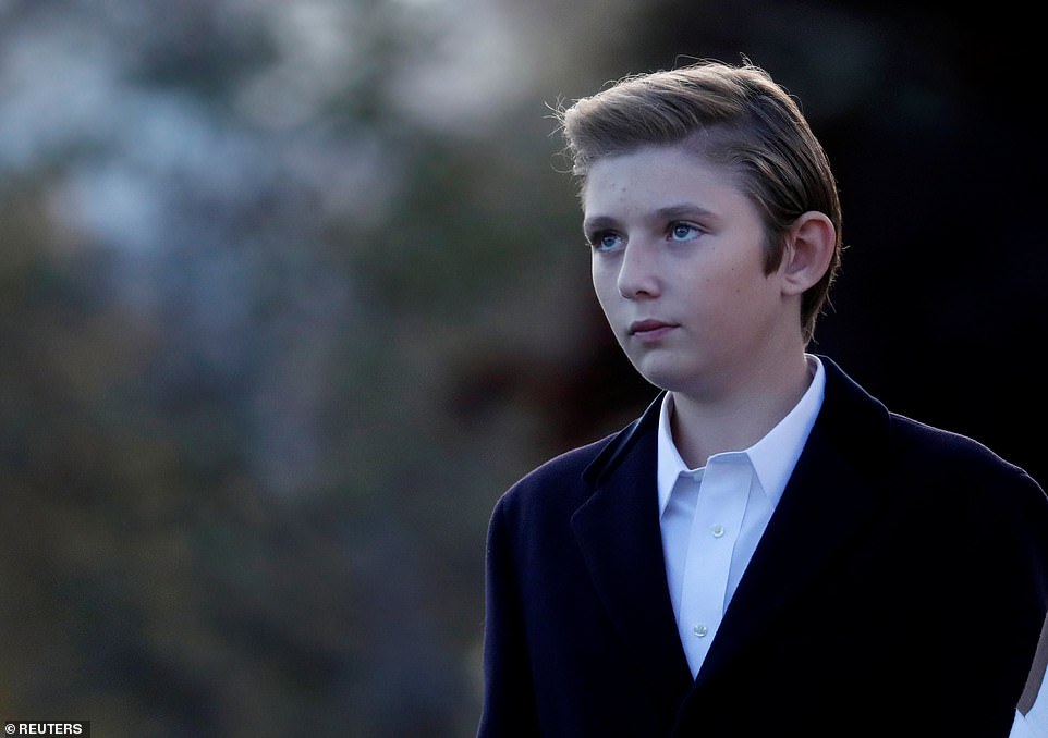 ngam nhin ve dien trai cua cau ut barron trump qua nhung hinh anh tu be den lon
