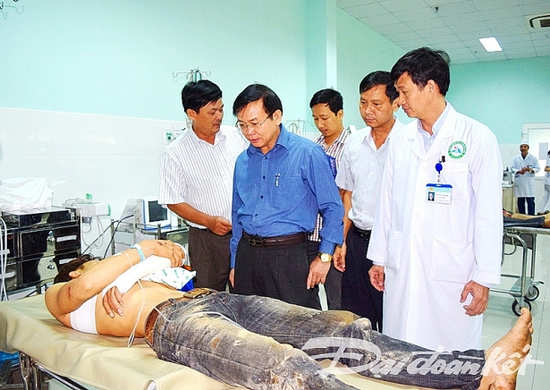 kon tum xe khach lao xuong vuc deo lo xo khong co giay phep kinh doanh