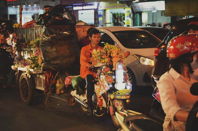 can canh chiec xe cho rac doc nhat vo nhi giua sai gon