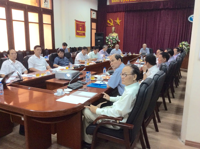 nhieu quan chuc vang khoi danh sach cong nhan giao su