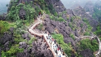 xu phat 30 trieu dong va thao do tuong ba chua xu tren nui sam