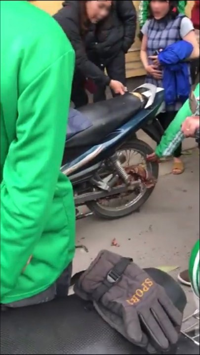 nguoi phu nu mang bau bat khoc vi bi tai xe grab bat den 700 nghin dong ngay 83
